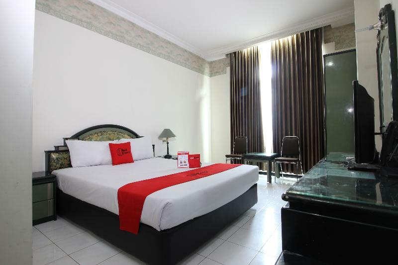 Akur Hotel Malioboro RedPartner Yogyakarta Exterior foto